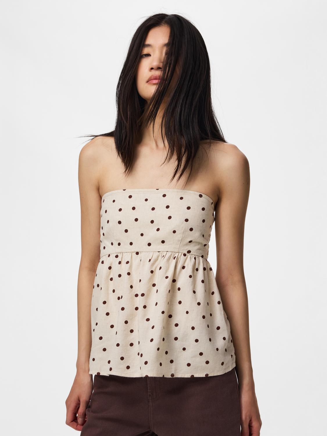 model_shot-front